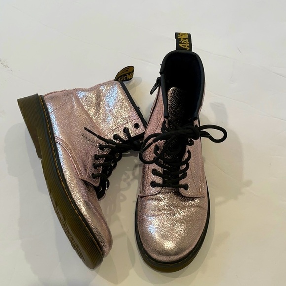 Dr. Martens 1460J shiny rose pink pascal 8eye leather boots 5 - Picture 1 of 9